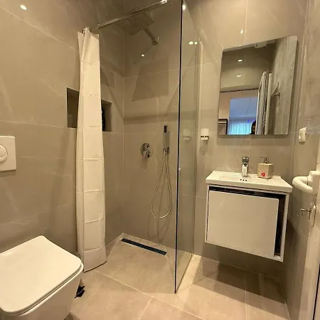 Apartament Center 1 Bedroom Myslym Shyri 11 A Tirana